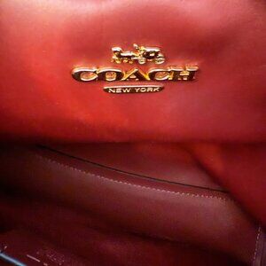 Coach F73277 Cream Leather Two-Way Tote Crossbody – Elegant & Spacious